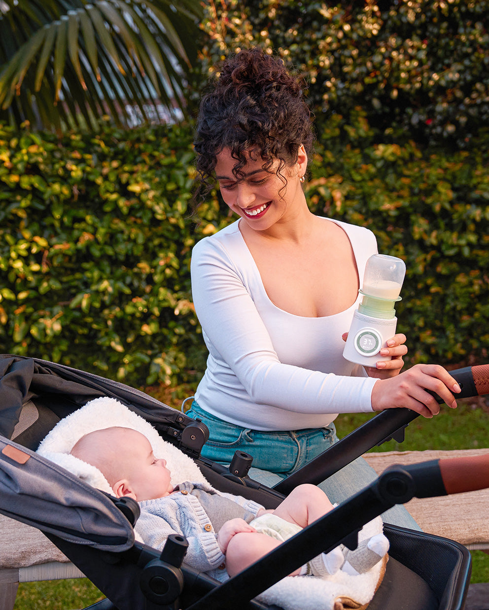 M6 Warmer Bundle: Double M6 Hands-free Breast Pump and Portable Baby Bottle Warmer