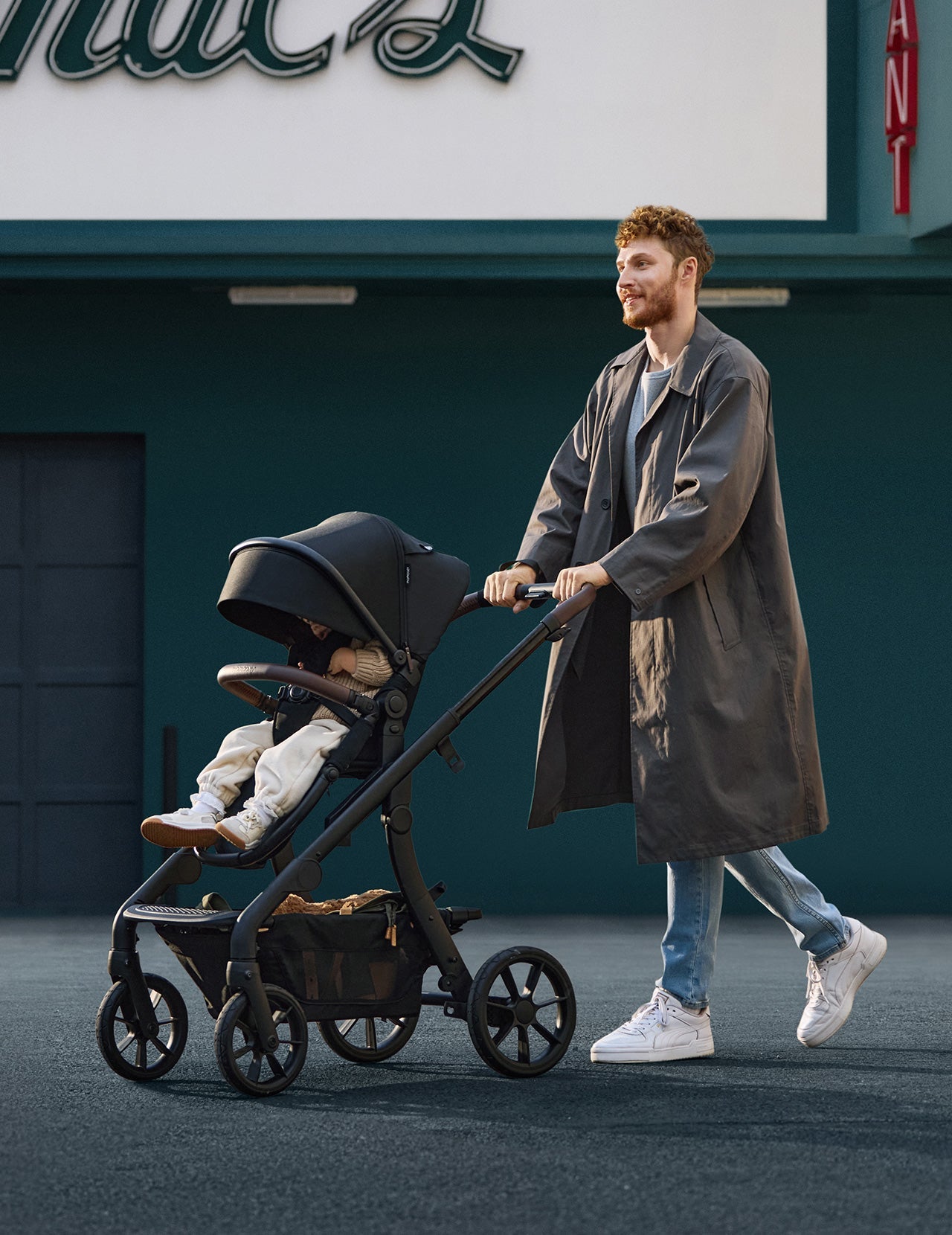 Outing Bundle: ChangeGo Baby Stroller and Handheld Cooling Fan
